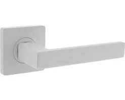 INTERSTEEL Deurkruk Paar Hera Op Vierkant Rozet Wit