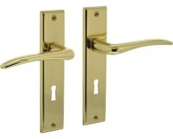 INTERSTEEL Deurkruk Paar Mars Op Schild Met Sleutelgat SL56 Messing Gelakt